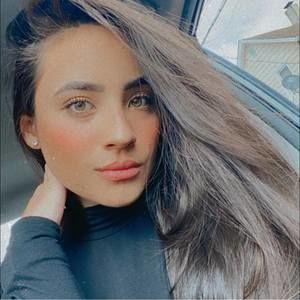 Meet your Posher, Gabriela